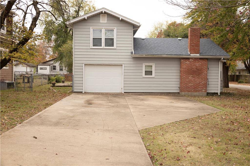 Coffeyville, KS 67337,207 N Elm ST