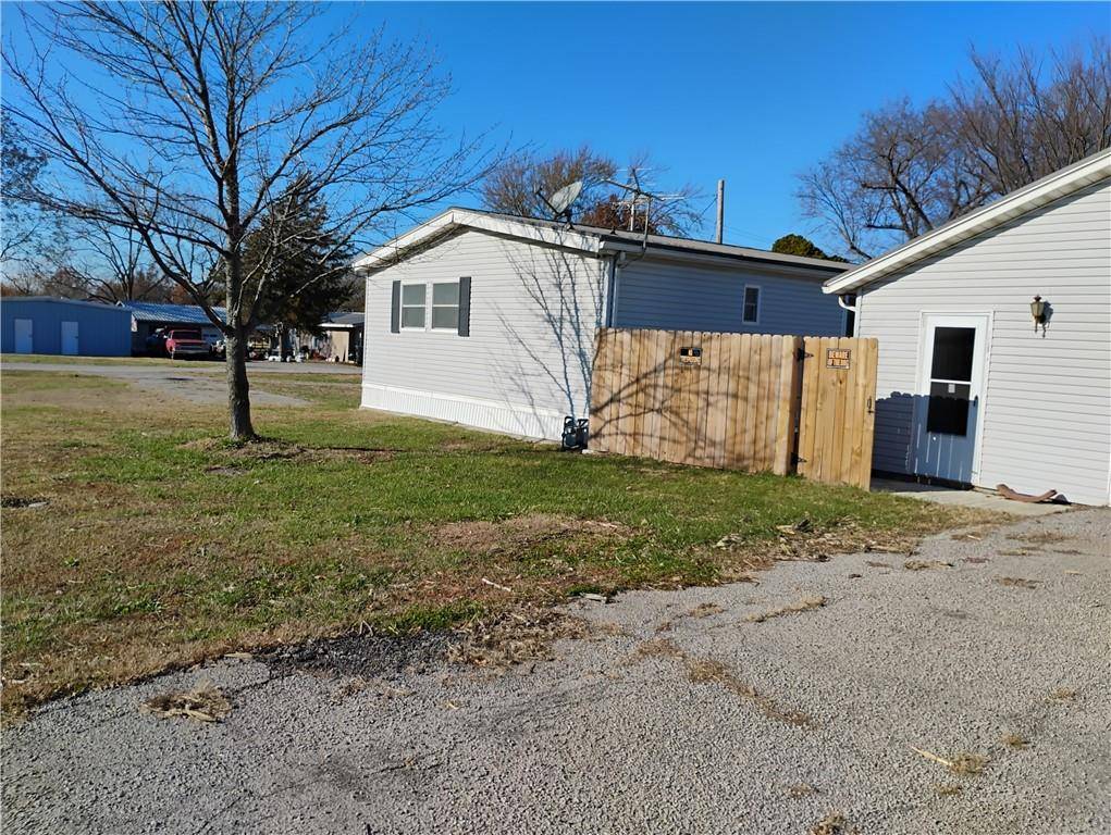 Girard, KS 66743,820 S Ozark ST