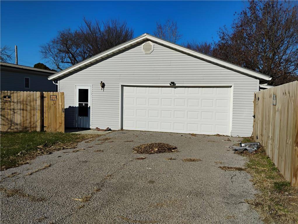 Girard, KS 66743,820 S Ozark ST