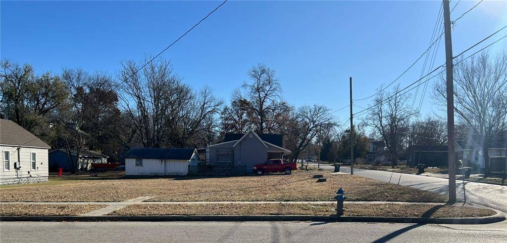 Nevada, MO 64772,122-124 N Spring ST