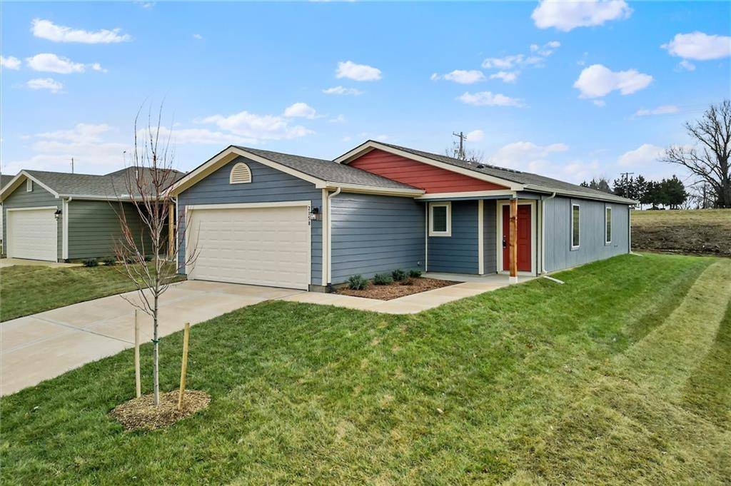 Tonganoxie, KS 66086,2158 Woodfield DR