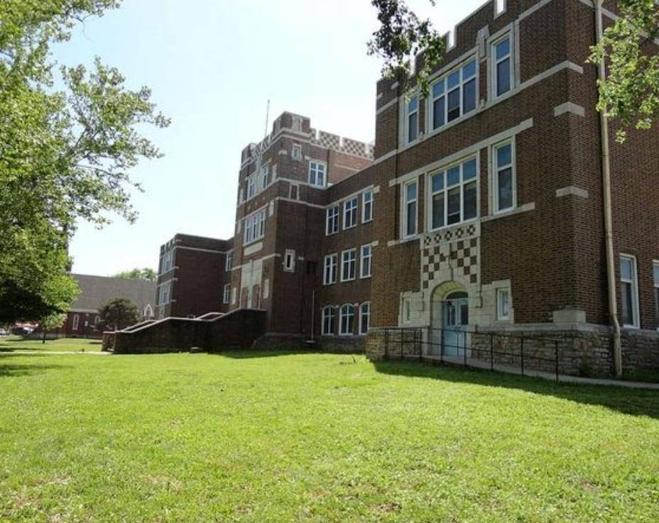 Fort Scott, KS 66701,412 S National AVE