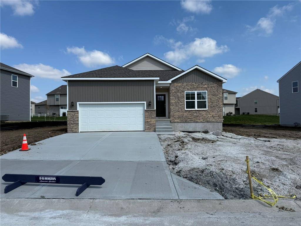 Peculiar, MO 64078,11010 East Ridge CT