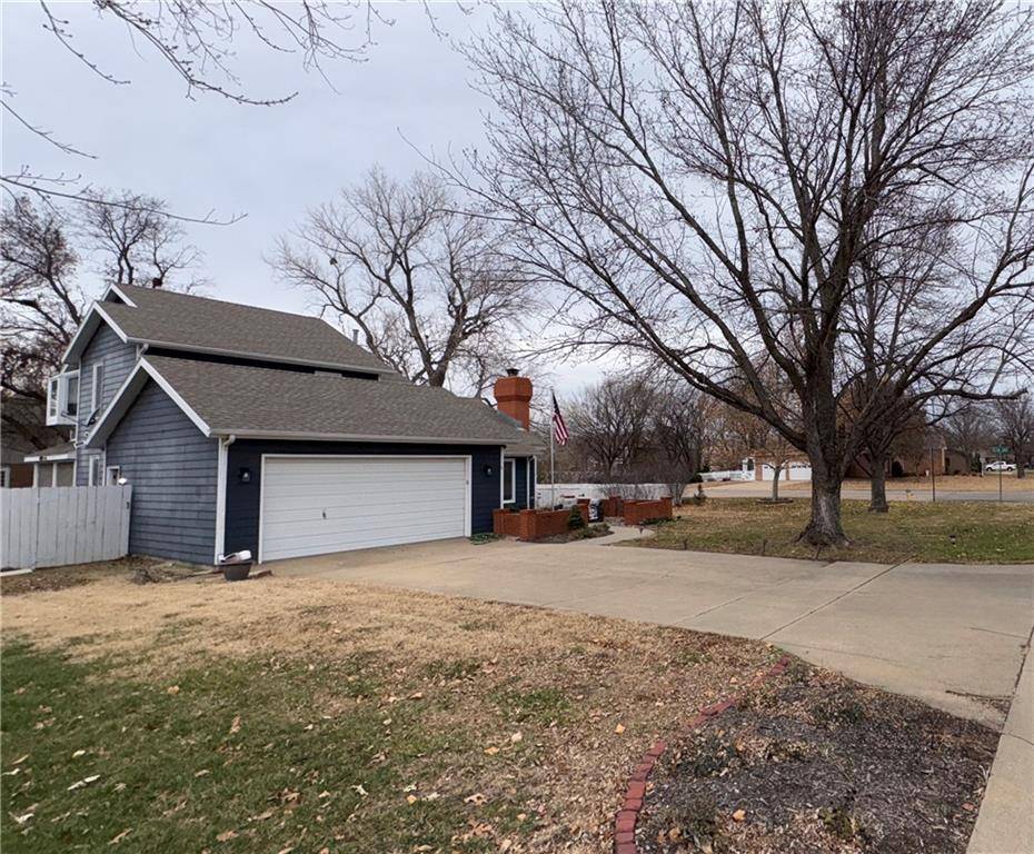 Salina, KS 67400,404 Seitz DR