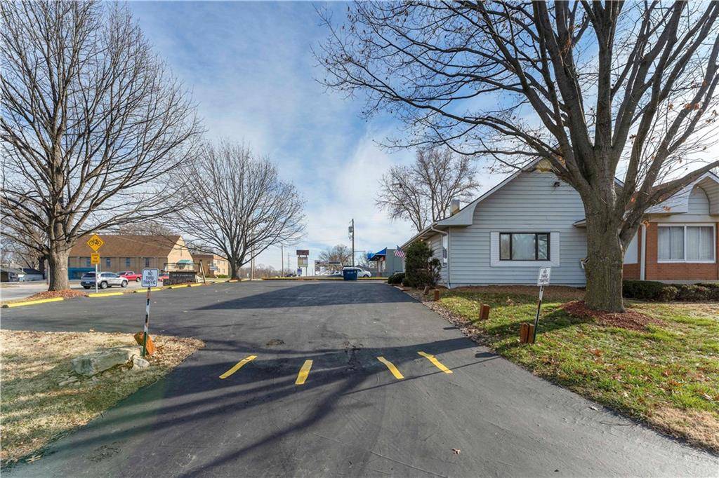 Independence, MO 64055,129 W 23rd ST