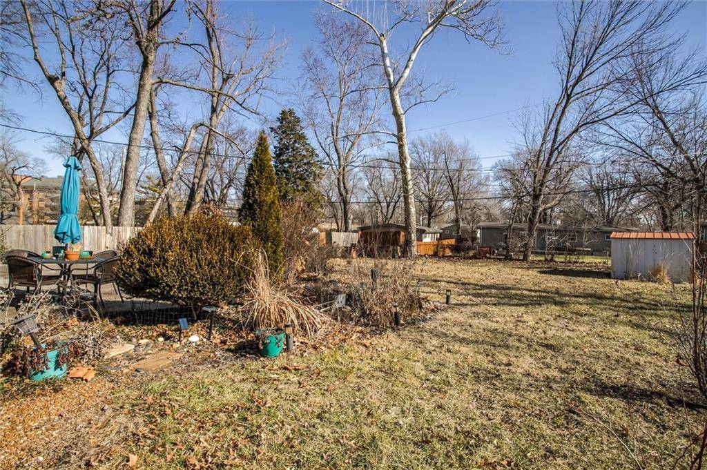 Lenexa, KS 66215,9237 Cottonwood ST