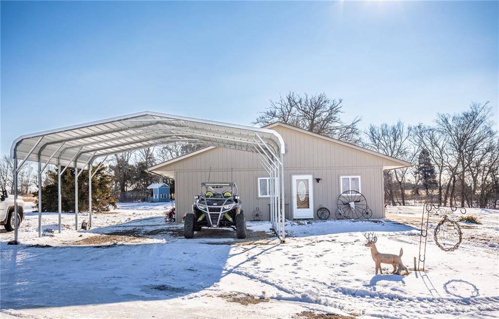 Parker, KS 66072,9091 W 2000 RD
