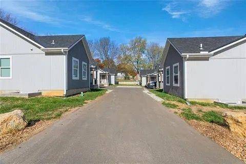 Pleasant Hill, MO 64080,601 Hillcrest ST