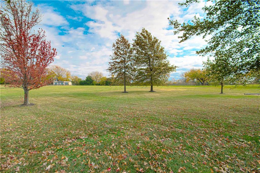 Lee's Summit, MO 64086,9815 Windsor DR