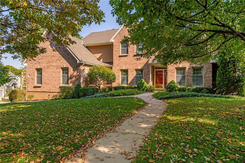 Lenexa, KS 66215,7911 Darnell LN