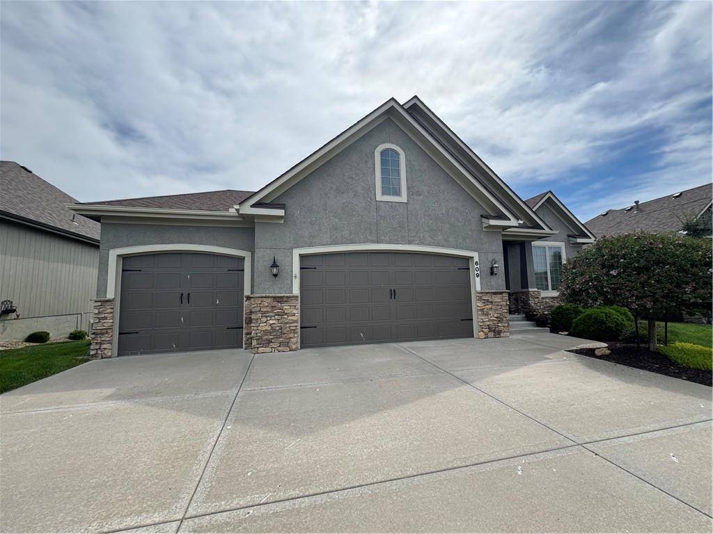 Greenwood, MO 64034,609 Savannah DR