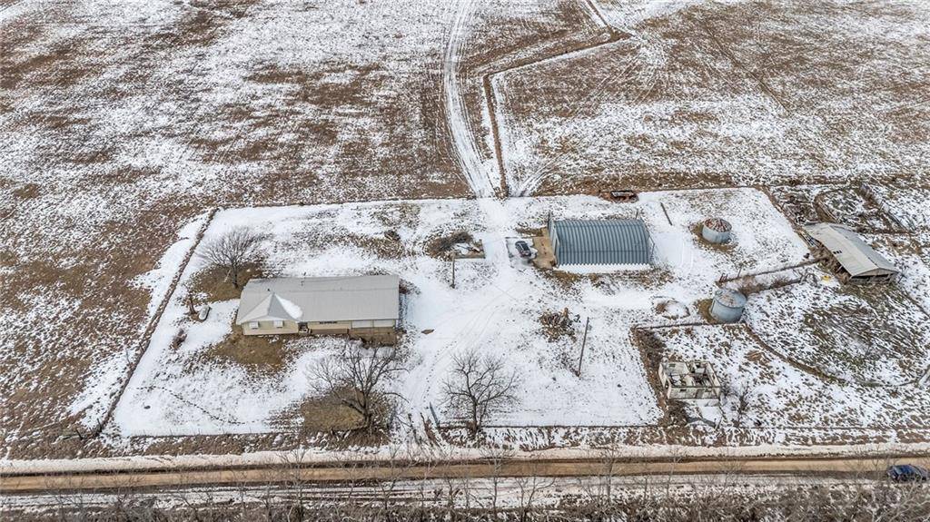 Melvern, KS 66510,32019 S Shawnee Heights RD
