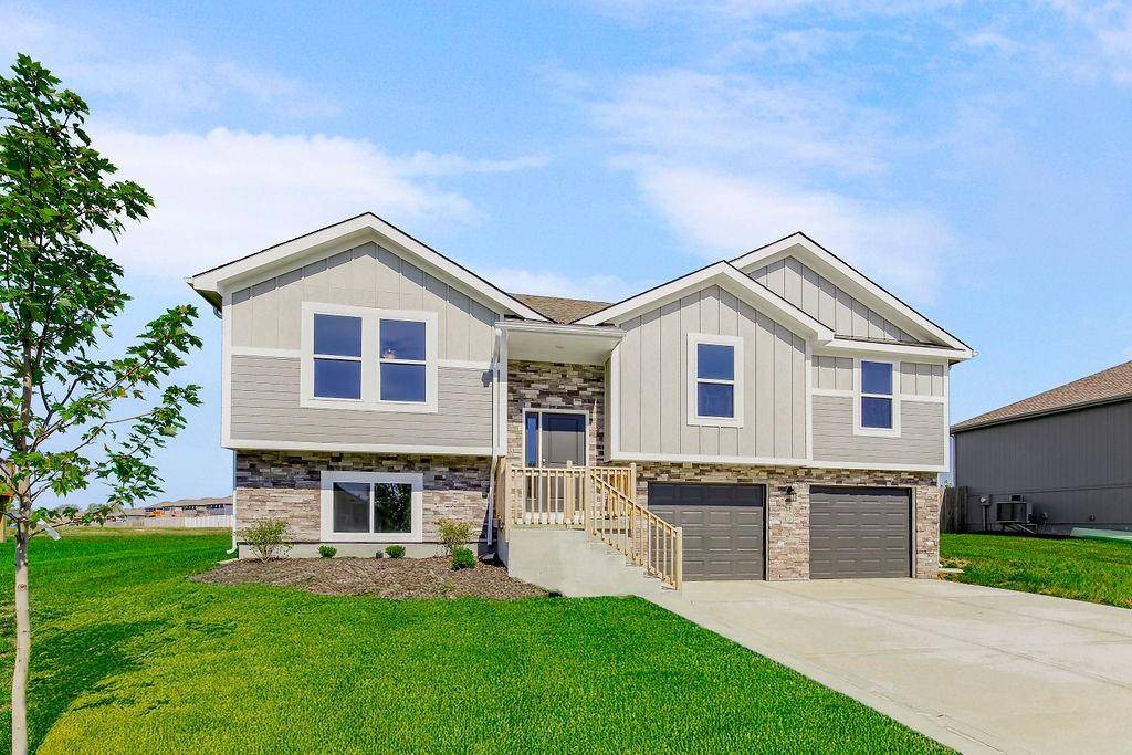 Raymore, MO 64083,707 Wood Sage CT
