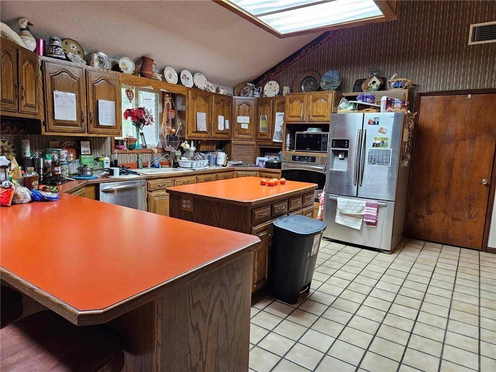Redfield, KS 66769,918 120 ST