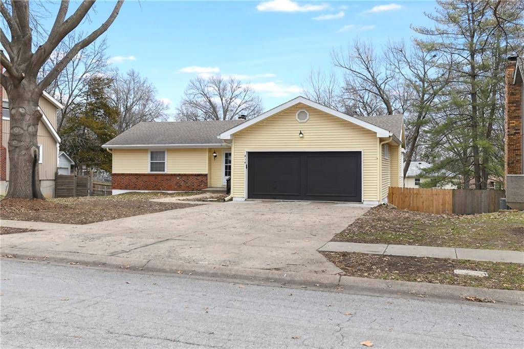Olathe, KS 66062,414 S Cardinal DR