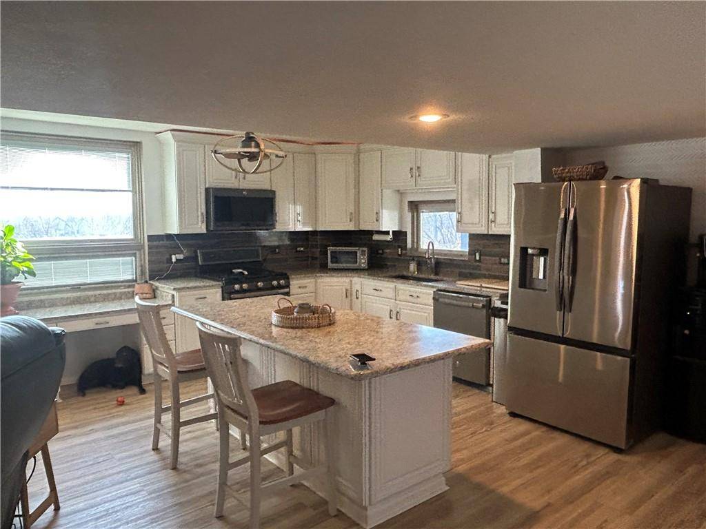 Linn Valley, KS 66040,146 Pecan DR