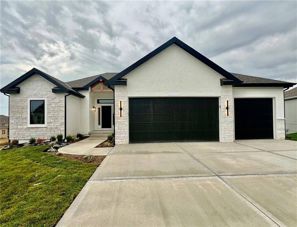 Liberty, MO 64068,1941 Longview DR