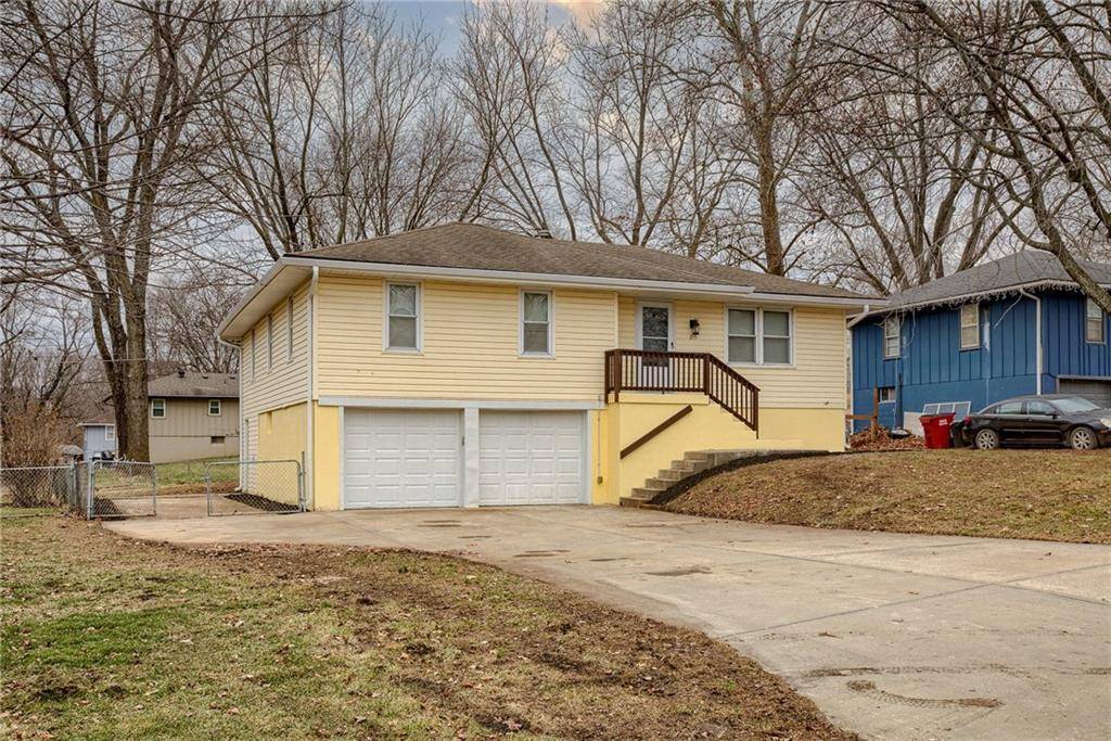 Oak Grove, MO 64075,215 SW 19th ST