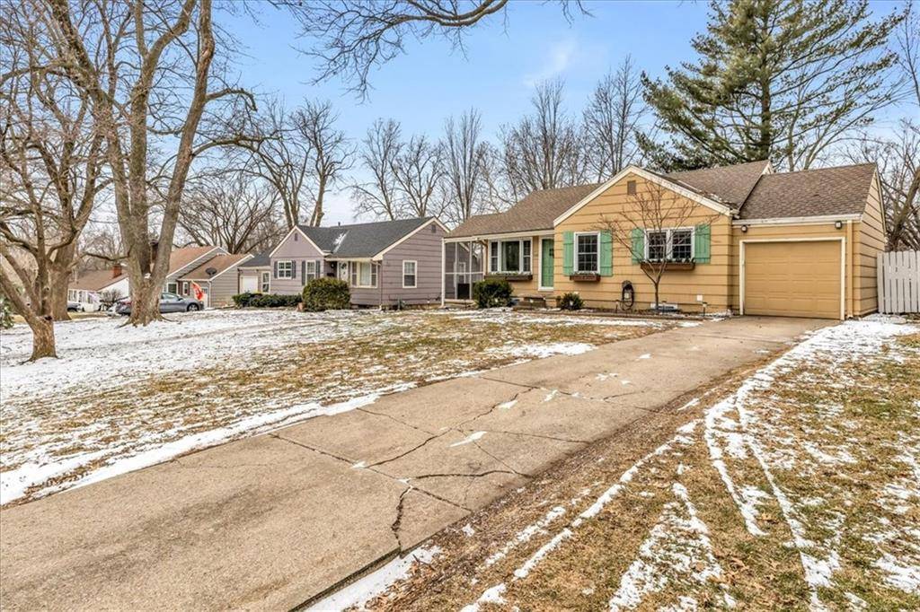Mission, KS 66202,5228 Reeds RD