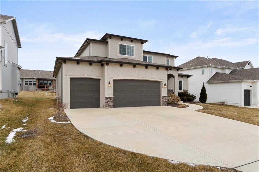 Overland Park, KS 66013,13322 W 181st CT