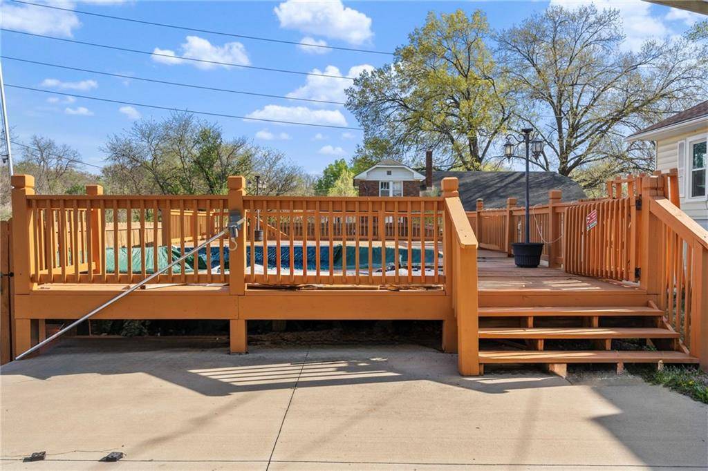 Leavenworth, KS 66048,911 10th AVE