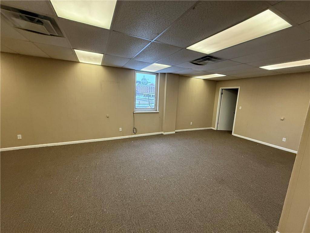 St Joseph, MO 64501,216 1/2 N 7th ST