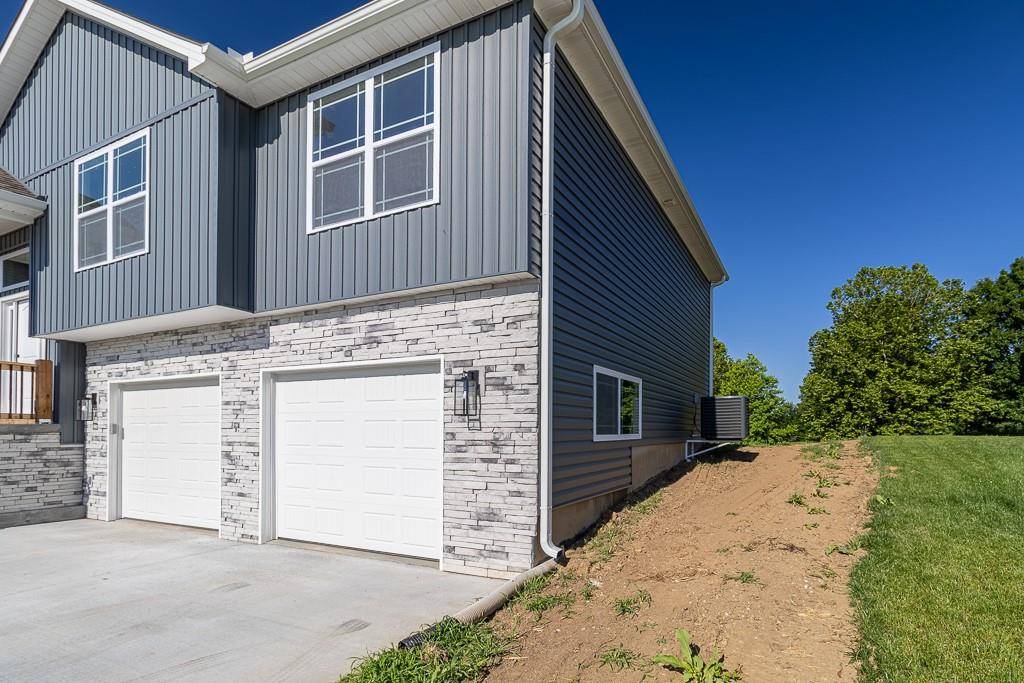 St Joseph, MO 64505,19066 Tomahawk LN