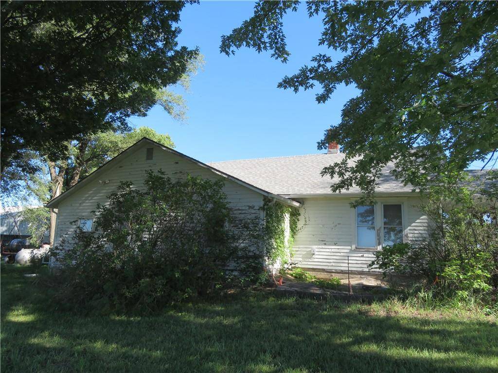 Paola, KS 66071,27880 Cedar Niles RD