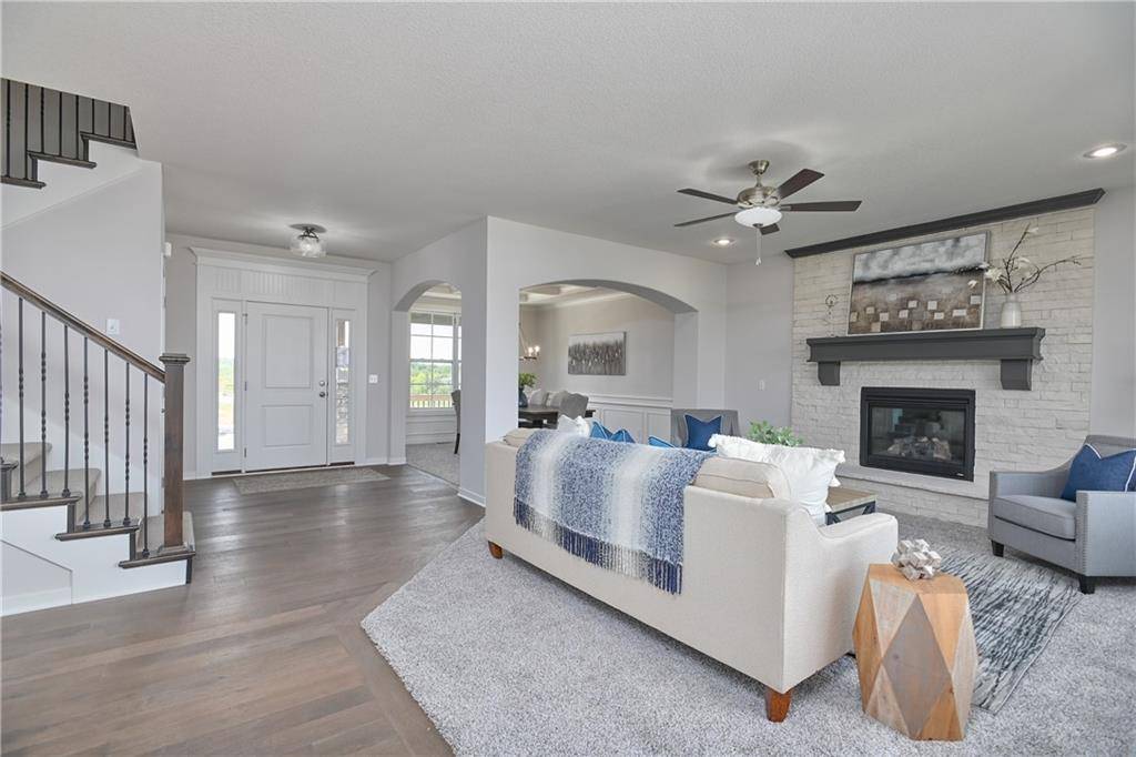 Shawnee, KS 66226,5839 Mccormick DR