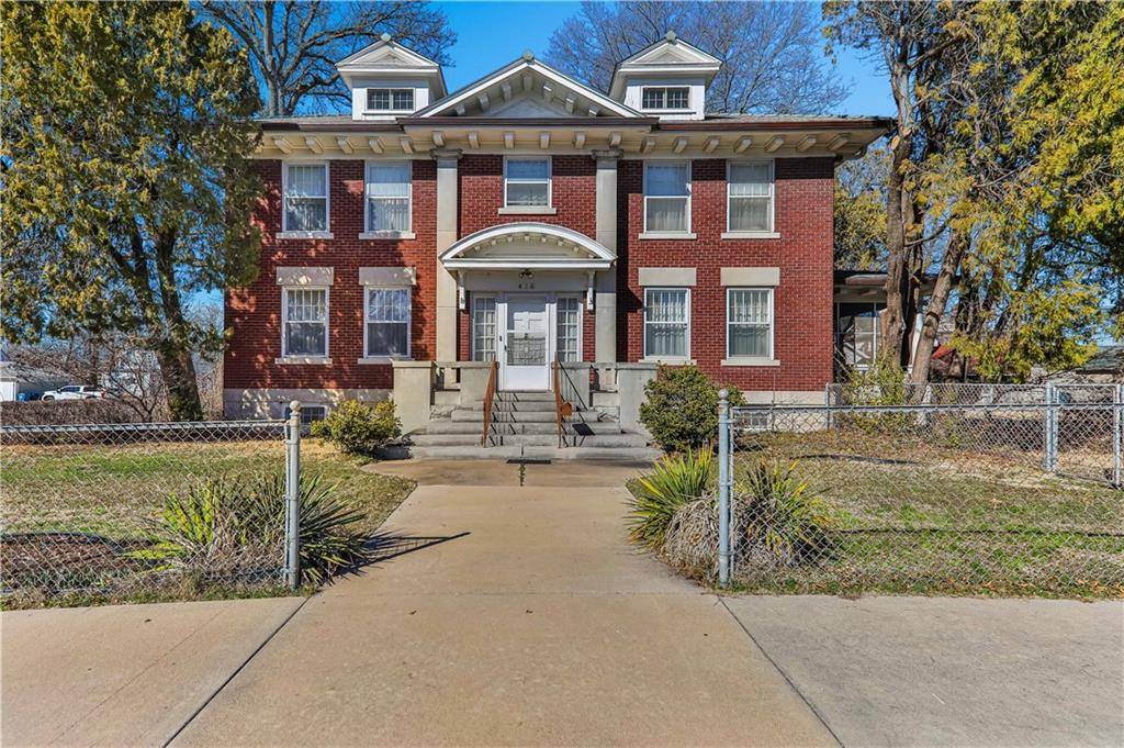 Coffeyville, KS 67337,416 W 6th ST
