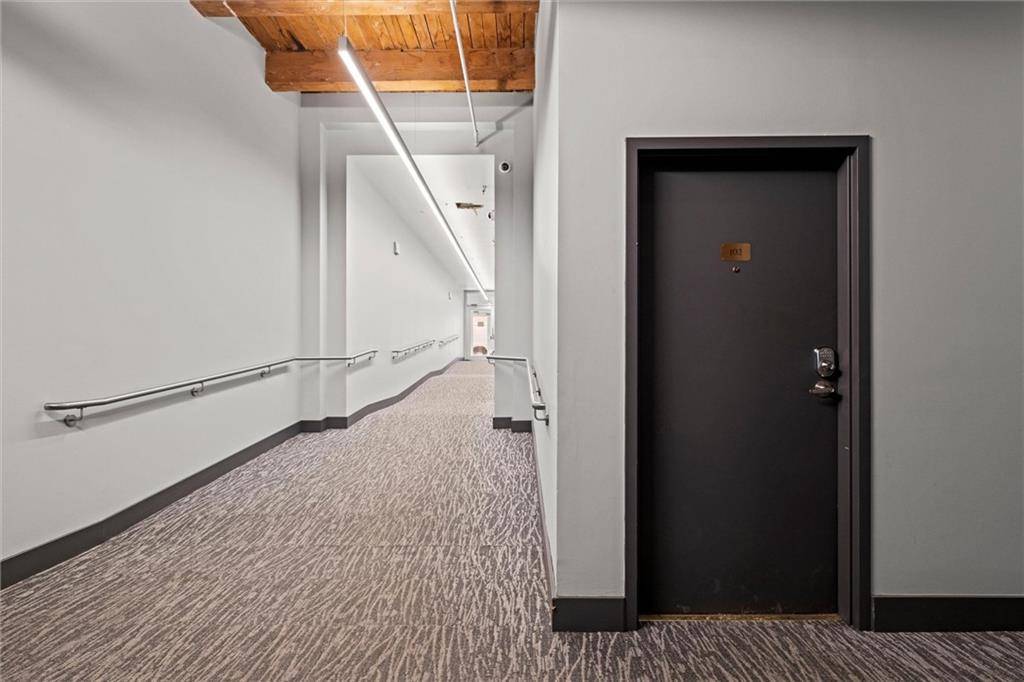 Kansas City, MO 64105,306 W 7th ST #102