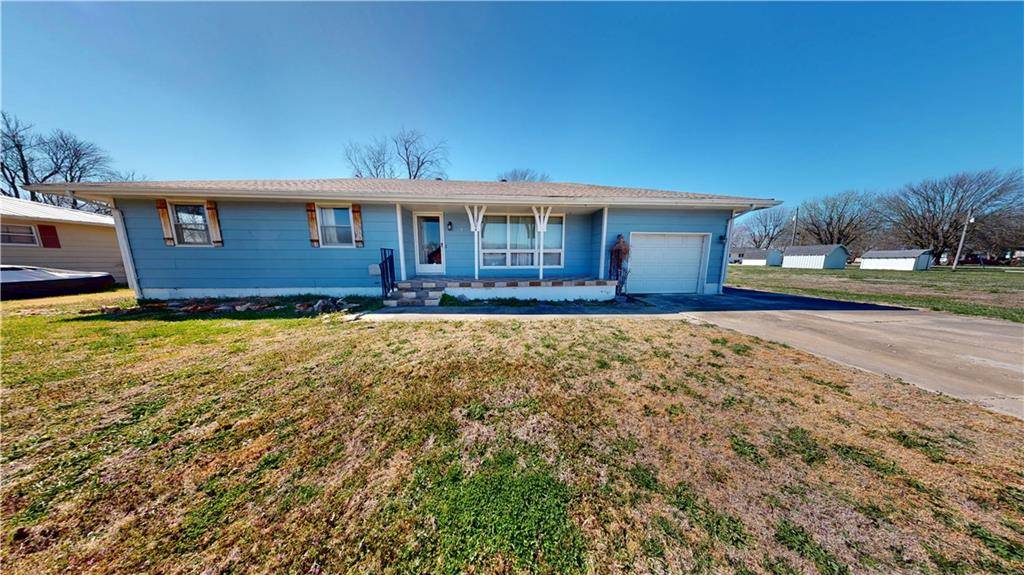 El Dorado Springs, MO 64744,1704 Van DR