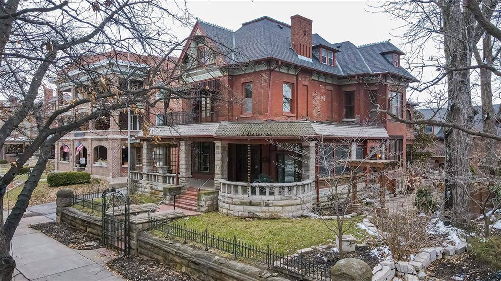 Kansas City, MO 64124,425 Gladstone BLVD