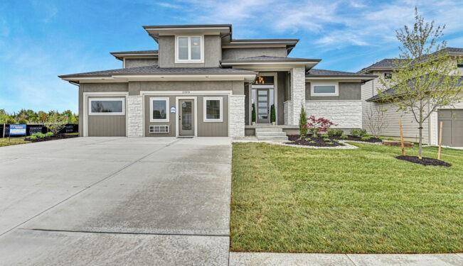 Lenexa, KS 66220,10041 Aurora ST