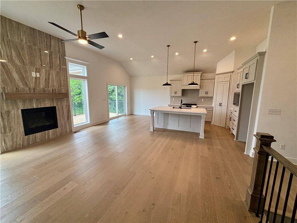 Oak Grove, MO 64075,1211 NW 4th ST