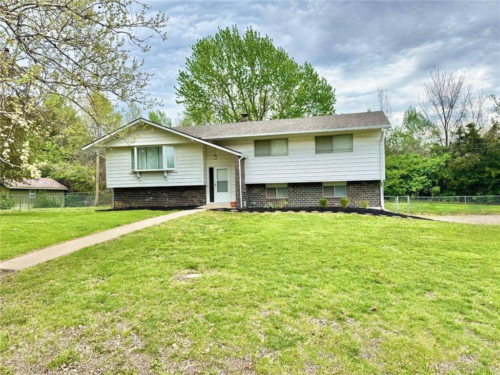 Warrensburg, MO 64093,27 SE 125 RD