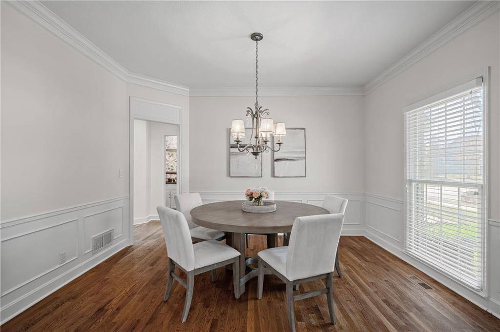 Leawood, KS 66209,5240 W 129th TER