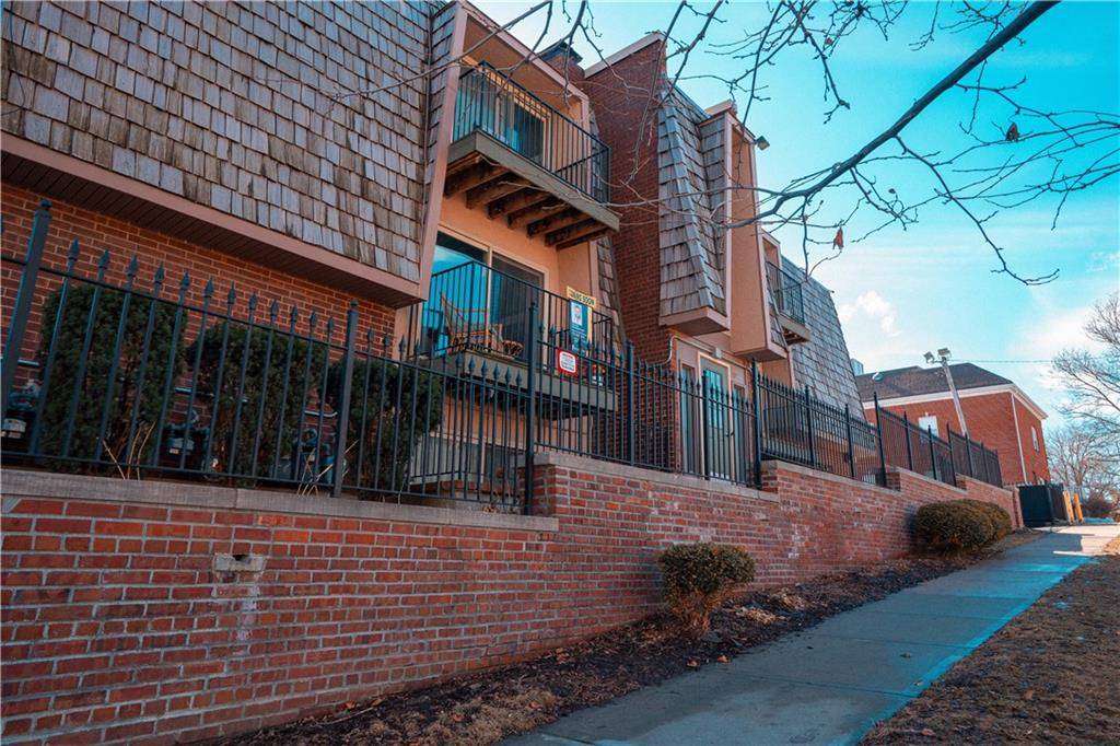 Kansas City, MO 64111,209 E 36th ST #3