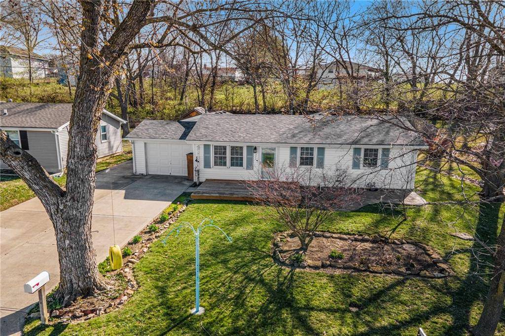 Excelsior Springs, MO 64024,323 Woods AVE