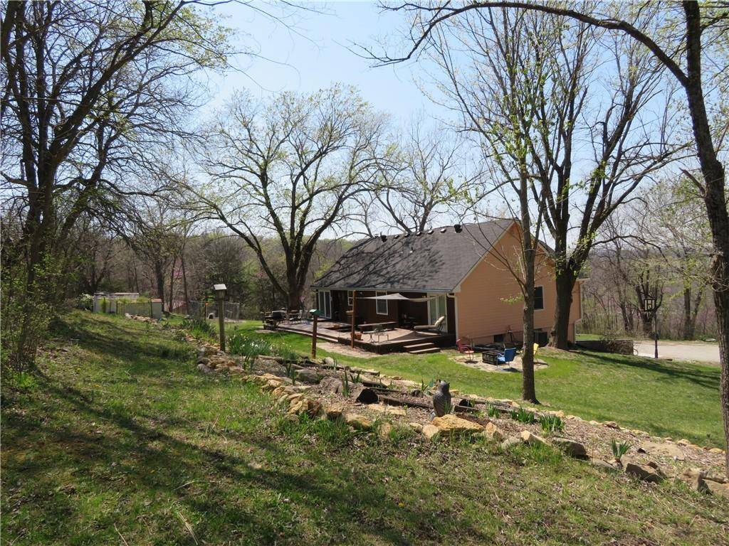 Tonganoxie, KS 66086,24243 Sandusky RD