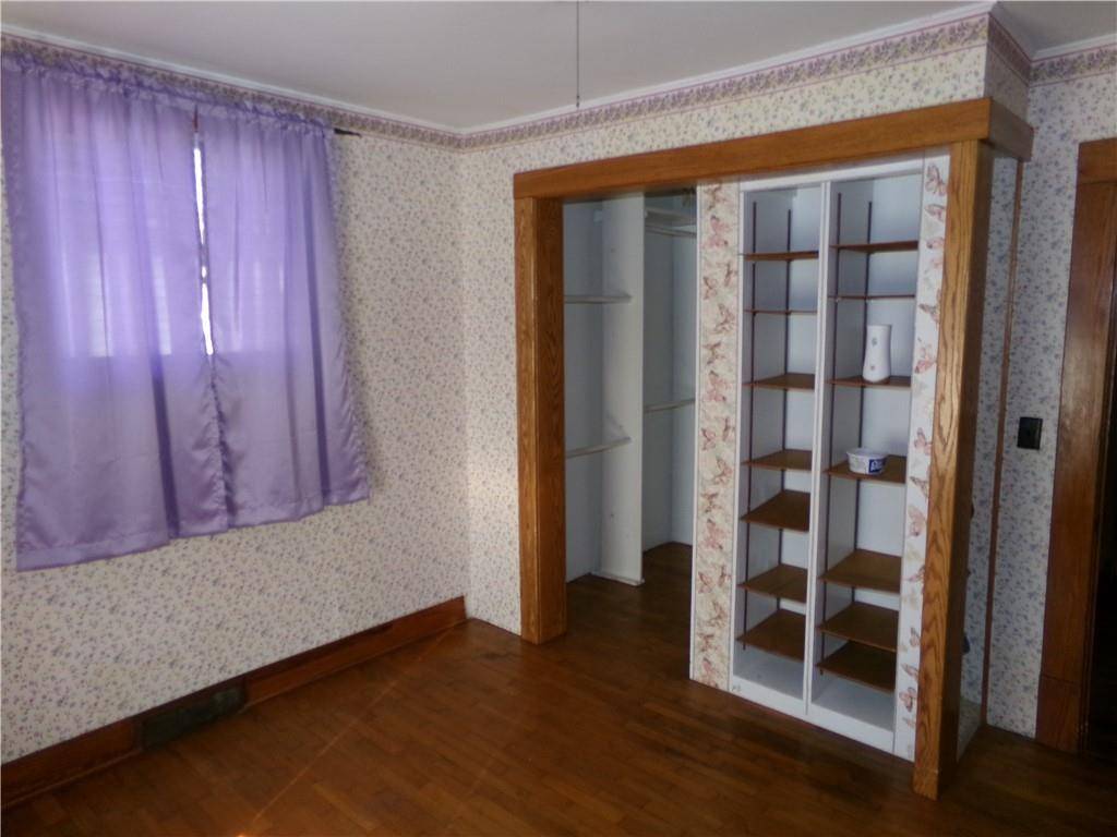 Iola, KS 66749,211 S Elm ST
