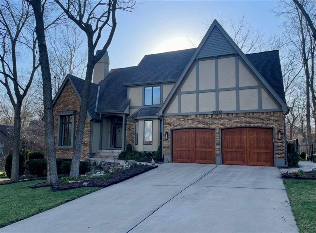 Leawood, KS 66209,13009 Granada RD
