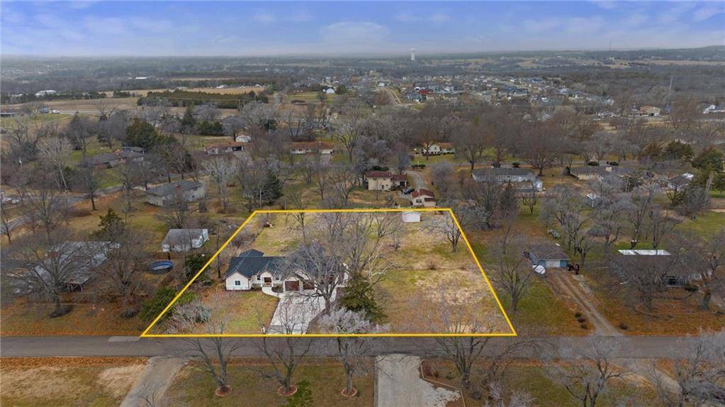 Topeka, KS 66615,1807 Broadview DR