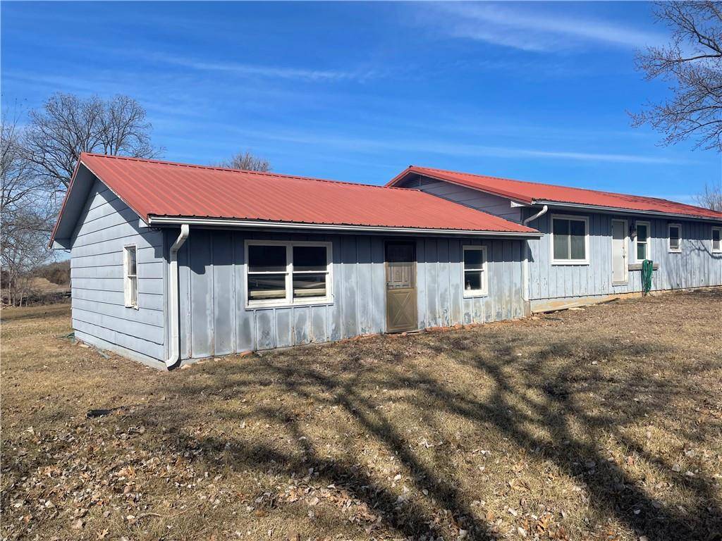 Lacygne, KS 66040,10304 W 399th ST