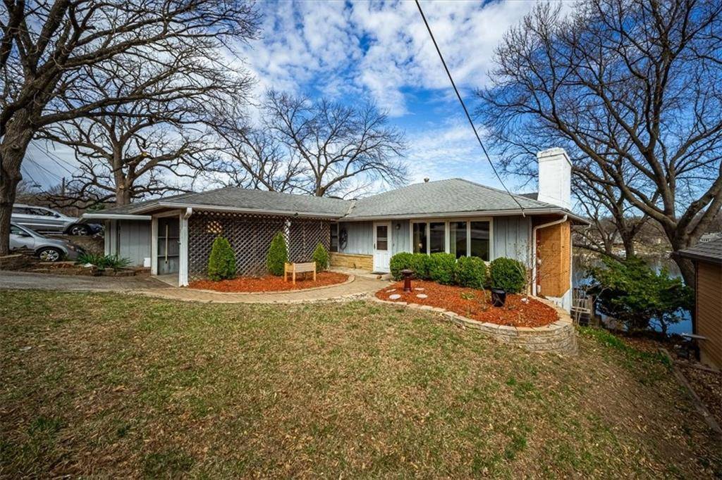 Kansas City, MO 64151,817 NW South Shore DR