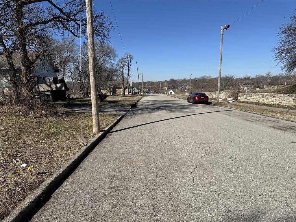 Kansas City, KS 66101,355 Troup AVE
