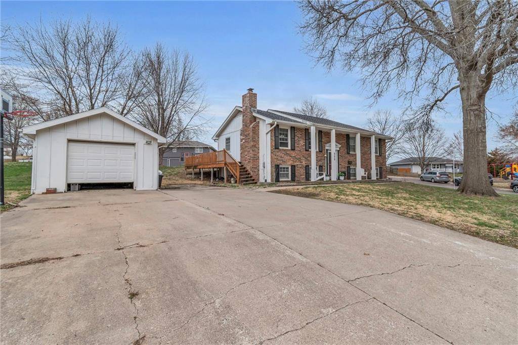 Weston, MO 64098,500 Franklin AVE