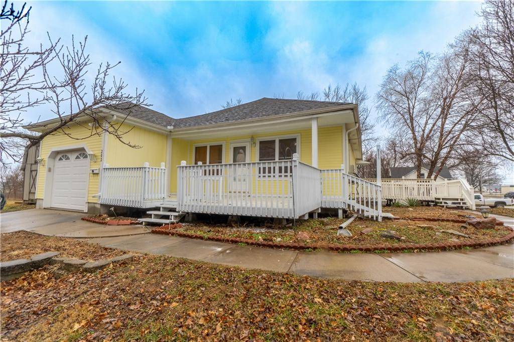 Hamilton, MO 64644,202 E McGaughy ST