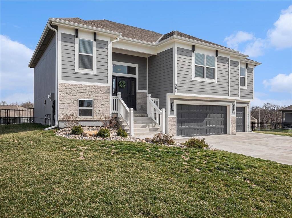Kansas City, MO 64165,1304 NE 123rd ST