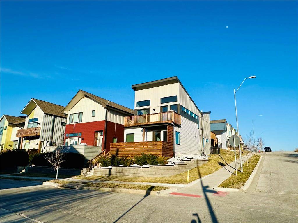 Kansas City, MO 64108,2247 Tracy AVE